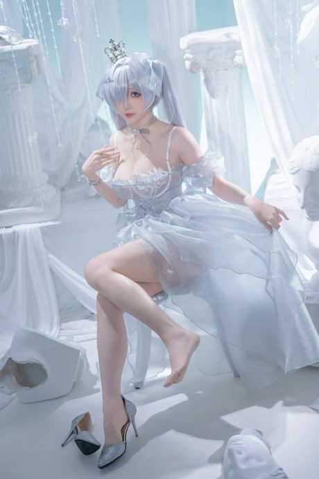 星之迟迟妮姬cos灰姑娘图集:华丽透光礼服还原童话水晶战姬
