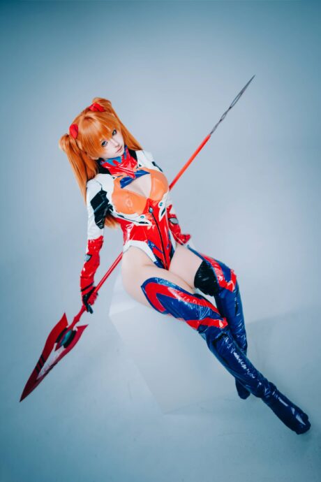 蠢沫沫cosplay写真图片:还原新世纪福音战士明日香红色战斗服造型
