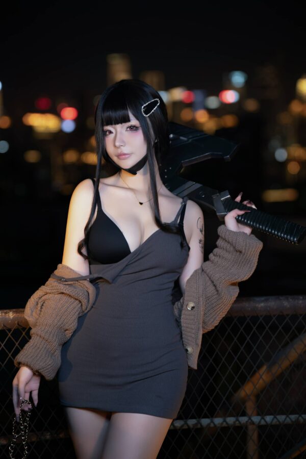 yuuhui玉汇作品还原胜利女神杀手妻子,城市天台夜景展现战术冷艳感