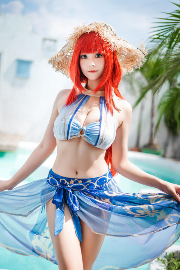 原神妮露泳池度假造型,蜜汁猫裘cos写真演绎清爽蓝白夏日风