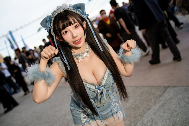 佞佞Ning亮相PF42漫展现场，灵动猫娘COS造型尽显小恶魔魅力