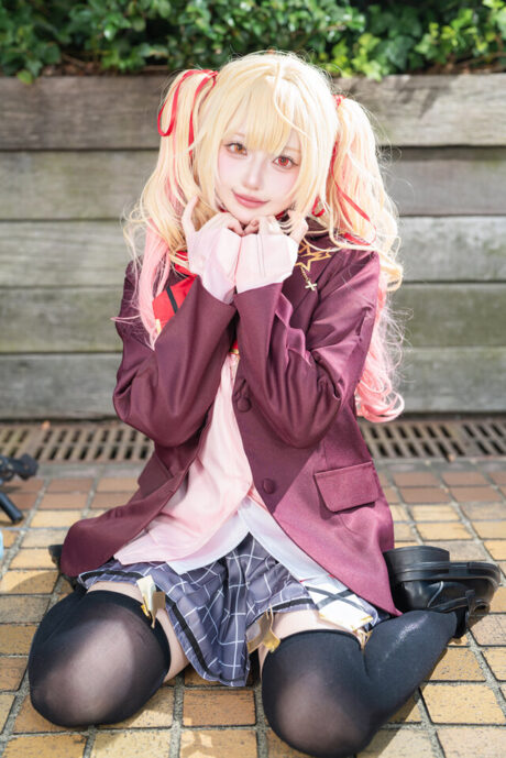 Shiomineta出镜彩虹社星川莎拉COS，金发双马尾制服亮相池袋现场