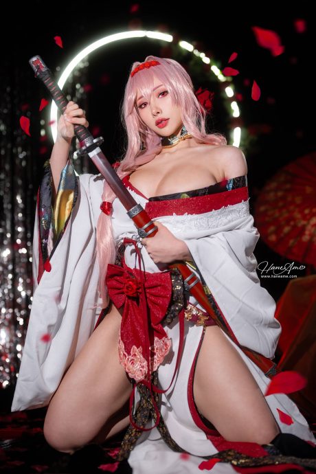 COS雨波_HaneAme带来《胜利女神：妮姬》红莲COS，和风战袍执剑亮相