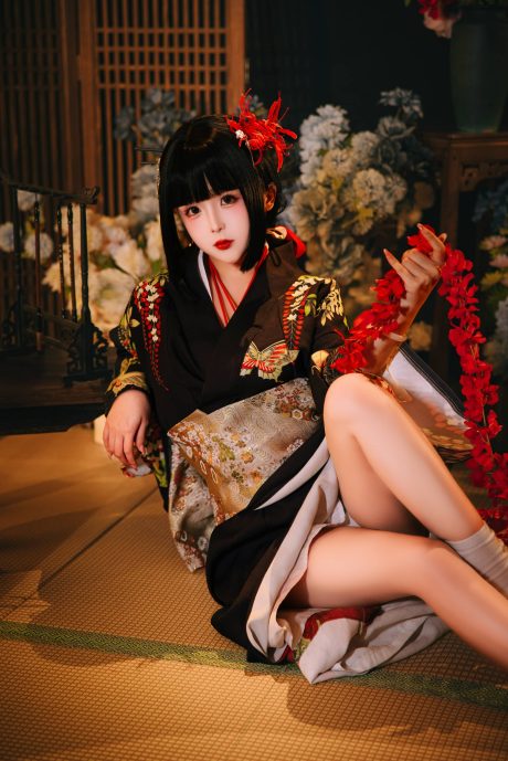日奈娇花魁狐妖COS写真:华美和服配灵动狐尾,定格古典妖魅风情