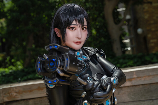 佐倉こむぎ《杀戮都市》下平玲花COS 黑色紧身战斗服亮相池袋acosta