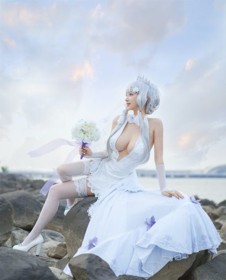 叉子宝宝婚纱cos碧蓝航线光辉，海景纯白礼服尽显温婉端庄气质