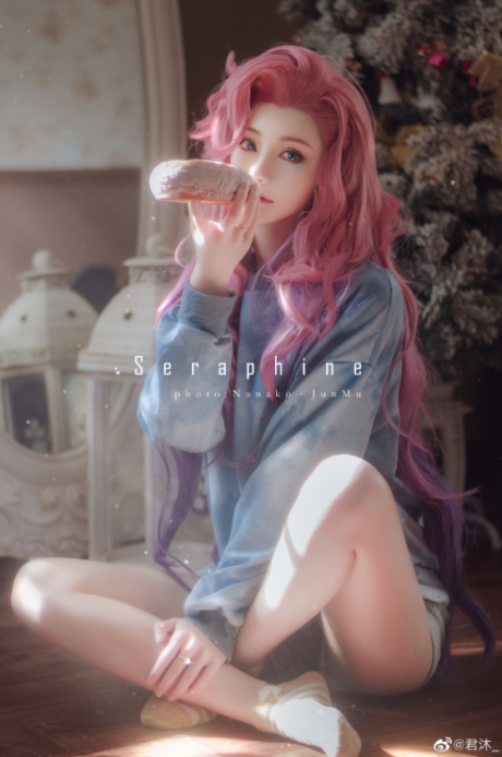 君沐出镜《英雄联盟》萨勒芬妮COS，细腻还原星籁歌姬的梦幻舞台感