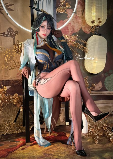 雨波_HaneAme出镜原神闲云COS,白衣符饰勾勒璃月仙家的清雅神韵