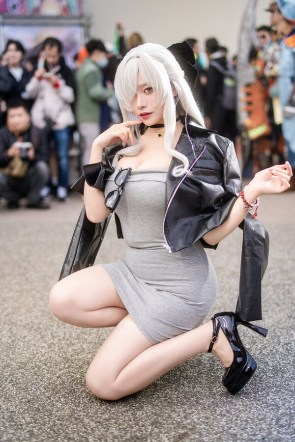 葵Aoi FF46灰姑娘COS:胜利女神妮姬的冷艳高级感还原