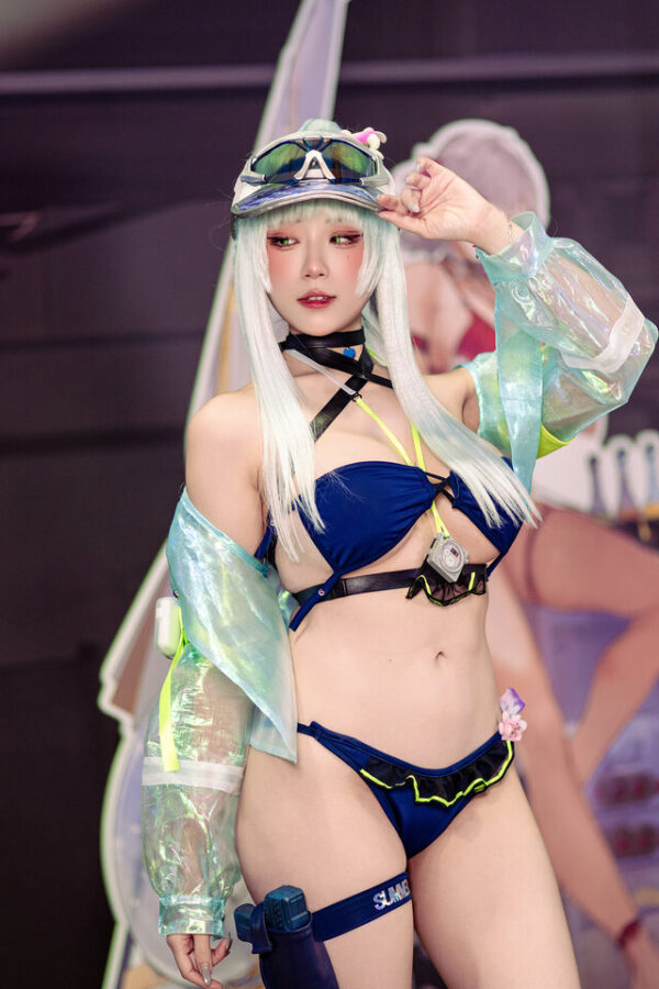 凌晨lingchen可露凯泳装COS:少女前线2夏日皮肤还原台北电玩展实拍