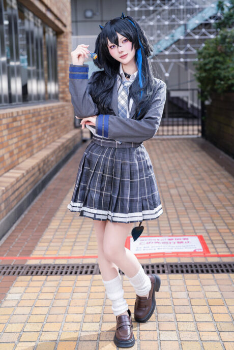 百瀬サク池袋漫展COS一之瀬琉羽,黑紫恶魔制服还原电竞少女