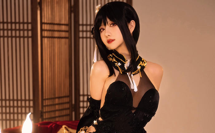 shika小鹿鹿cos碧蓝航线镇海：奇奢华苑黑金礼服与复古布景图集