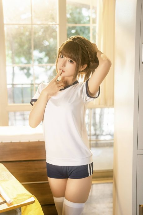蠢沫沫cos体操服户外写真:阳光下的运动少女元气十足