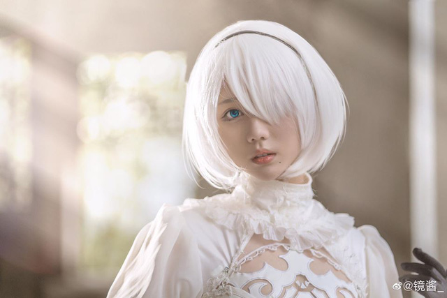 镜酱cos2b婚纱版：白纱与战刀并存的末日新娘尤尔哈2B