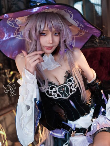 Machi馬吉COS星穹铁道黑塔,精致魔女帽与优雅神态还原空间站天才少女