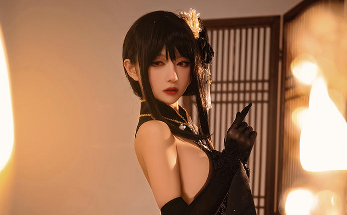 shika小鹿鹿cos碧蓝航线镇海：奇奢华苑黑金礼服与复古布景图集