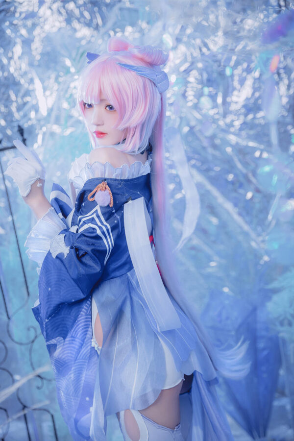 桜桃喵cos心海：冰蓝深海梦境中的静谧水元素写真