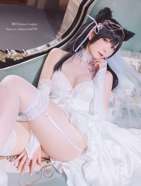 霜月shimo写真还原碧蓝航线爱宕花嫁，纯白婚纱展现温婉新娘气质