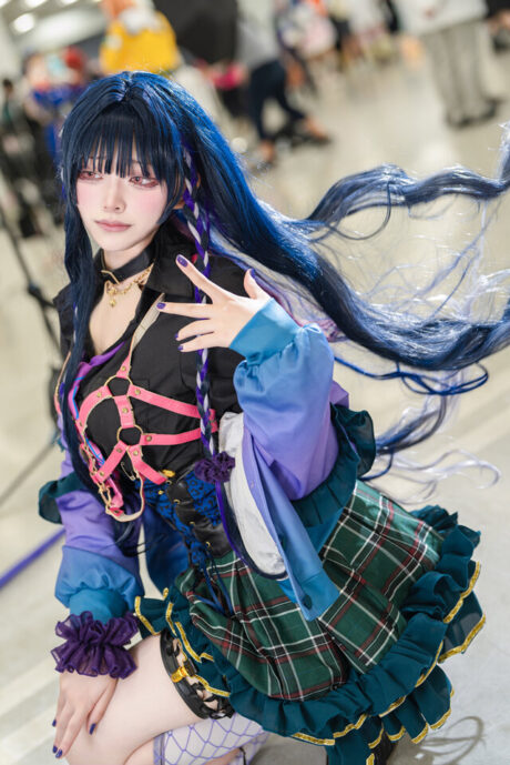 青野悠悠池袋漫展COS狂兰Meloco,还原彩虹社VTuber冷艳气场