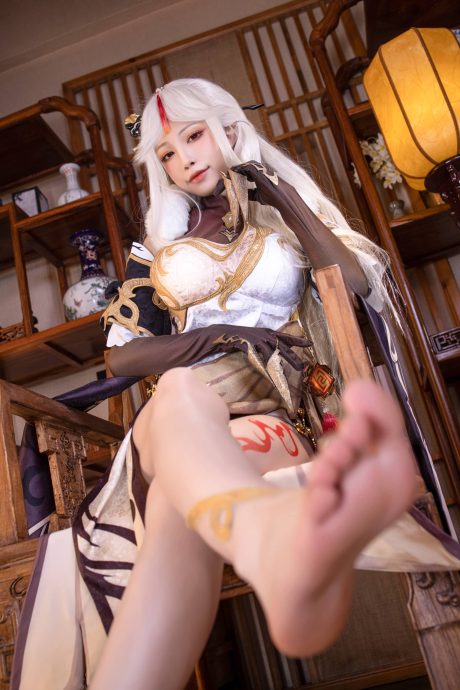 还原原神天权星气场,水淼aqua的cosplay写真作品展现凝光端庄仪态
