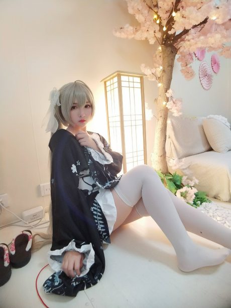 古川kagura还原和服春日野穹COS，樱花树下的穹妹清冷恬静