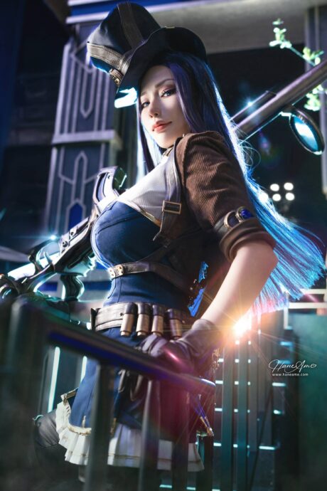 COS雨波_HaneAme还原英雄联盟凯特琳，皮城女警经典造型与狙击枪细节拉满