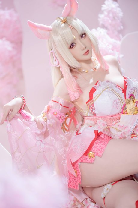 永劫无间胡桃cos星之迟迟：换上樱云天女华服，还原土御门大小姐灵动甜美