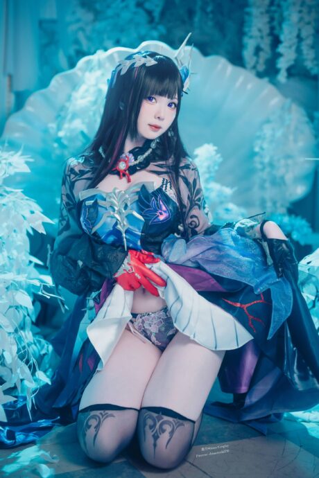 还原星穹铁道海瑟音：霜月shimo cosplay展现深海人形的清冷姿态