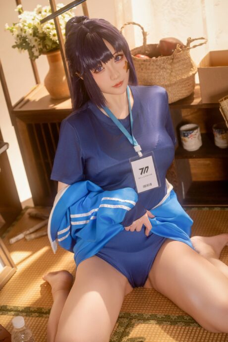 星之迟迟COS优香体操服图集：还原蔚蓝档案千禧年会计的清爽日常
