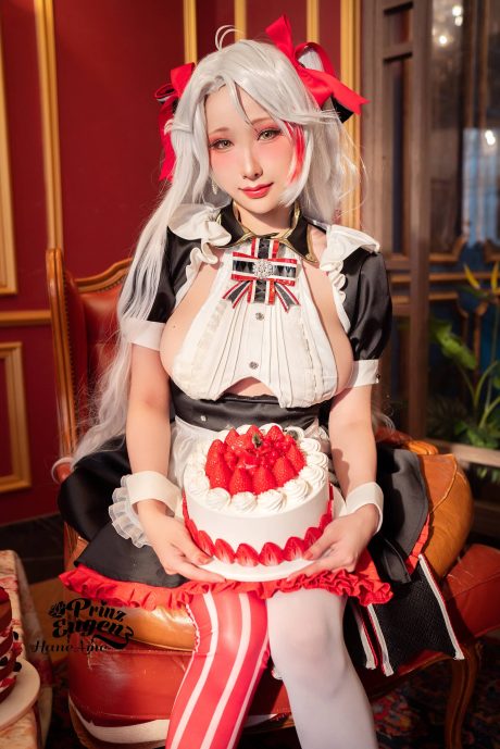 雨波_HaneAme《碧蓝航线》欧根亲王COS：银发红结与优雅戏谑气质还原