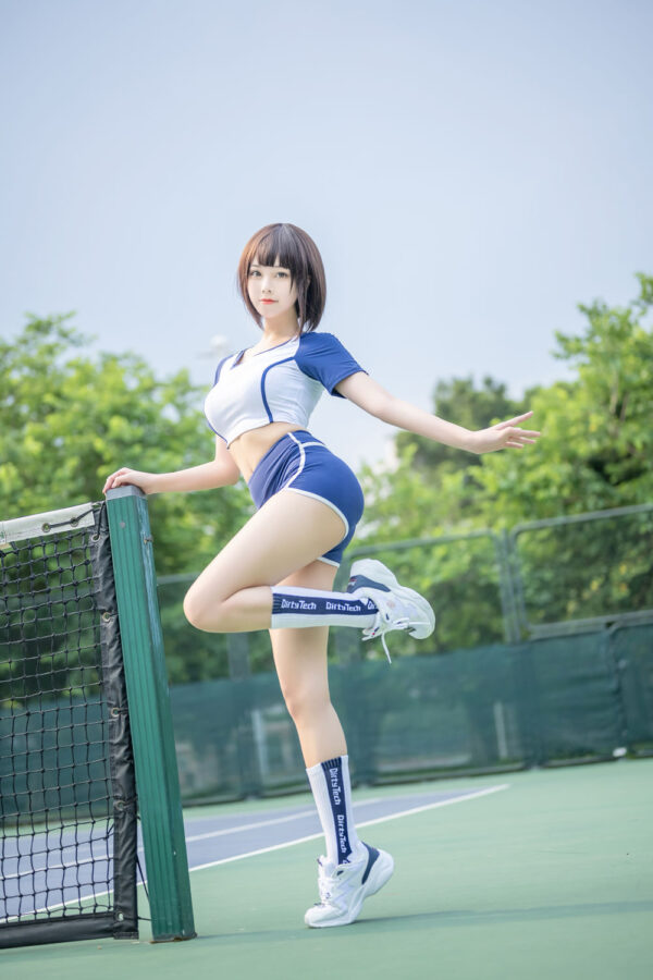 蜜汁猫裘cos写真：户外网球场体操服造型，定格阳光明媚的运动系少女