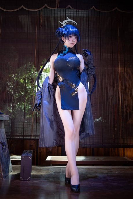 还原《碧蓝档案》玄龙门会长，水淼aqua的cosplay写真作品展现妃咲冷艳气质