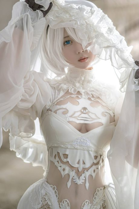 动漫博主镜酱个人资料简介：不知梦制服与2B白色婚纱造型赏析