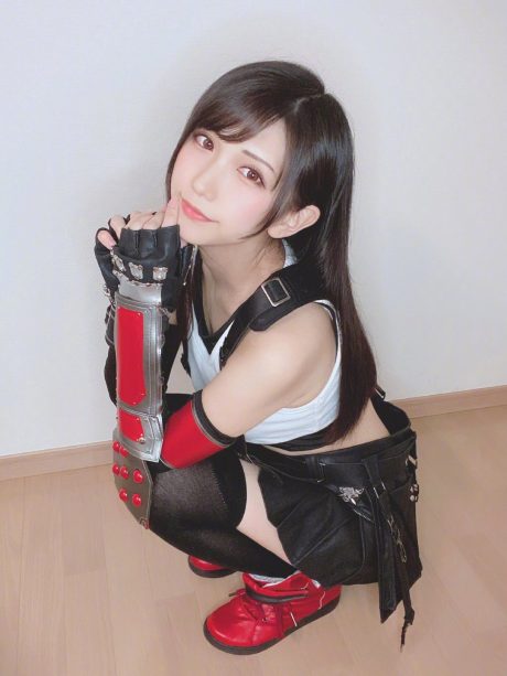 小日向くるみ《最终幻想VII》蒂法COS：细致还原经典战装与坚韧神韵