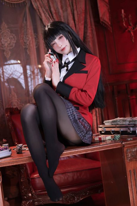水淼aqua的cos蛇口食梦子图集:狂赌之渊红色制服与学生证细节还原