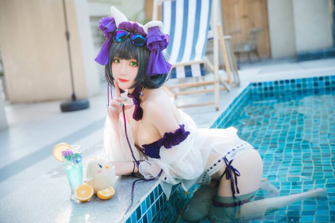瓜希酱碧蓝航线泳装柴郡COS：夏日泳池边的俏皮猫耳舰娘图集