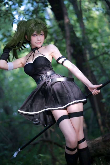 水淼aqua角色扮演尤贝尔,森林取景还原葬送的芙莉莲近战魔法使
