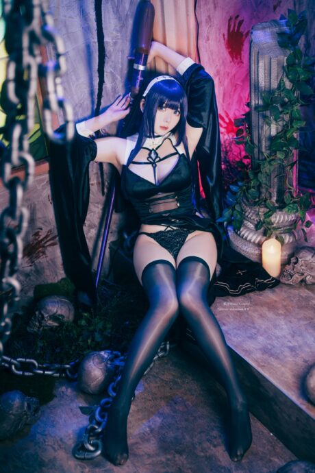 霜月shimo cosplay《葬送的芙莉莲》菲伦，修女造型展现冷艳气质