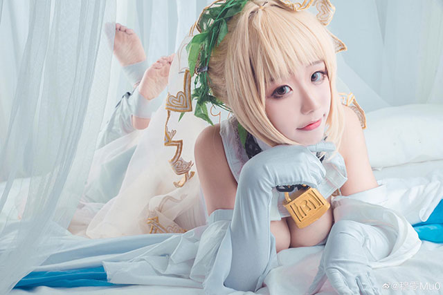 穆零Mu0出镜《Fate/Grand Order》尼禄花嫁COS，纯白礼服尽显罗马帝王气场