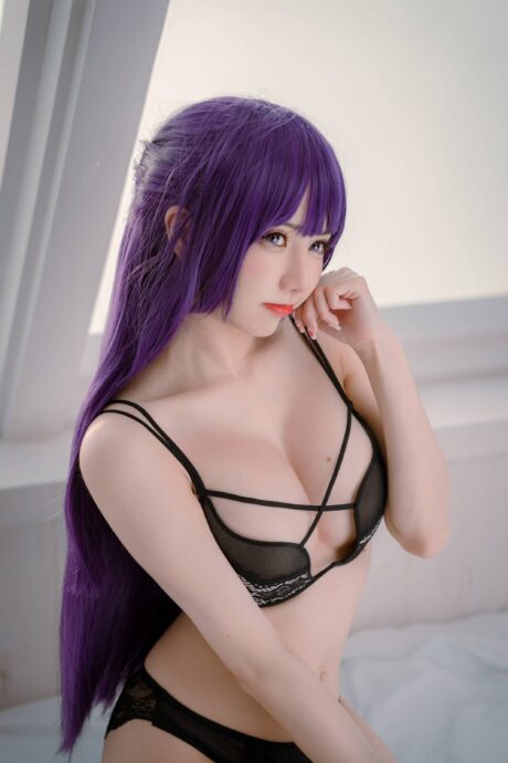 《葬送的芙莉莲》菲伦COS:sallydorasnow写真还原沉静魔法使
