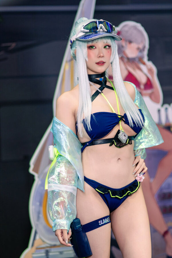 凌晨lingchen可露凯泳装COS:少女前线2夏日皮肤还原台北电玩展实拍