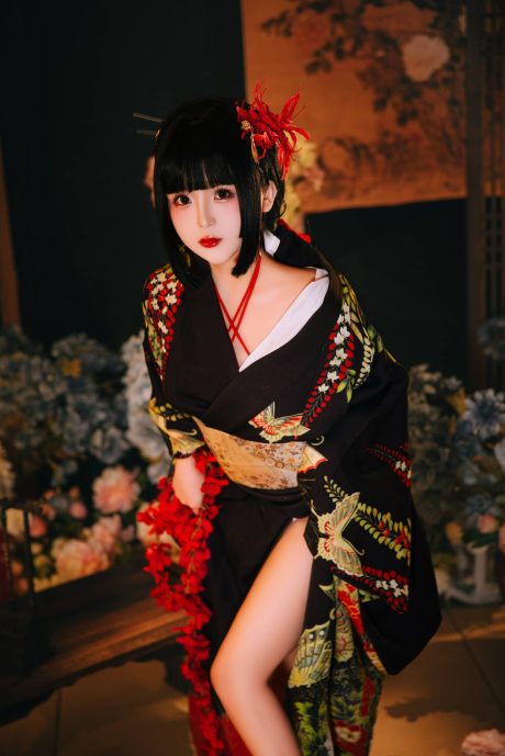 日奈娇花魁狐妖COS写真:华美和服配灵动狐尾,定格古典妖魅风情