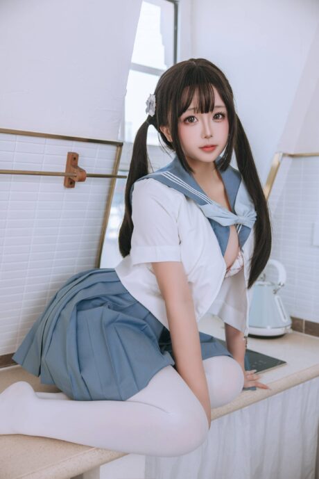 日奈娇原创JK制服写真:蓝白水手服配双马尾,诠释甜美清爽学妹风