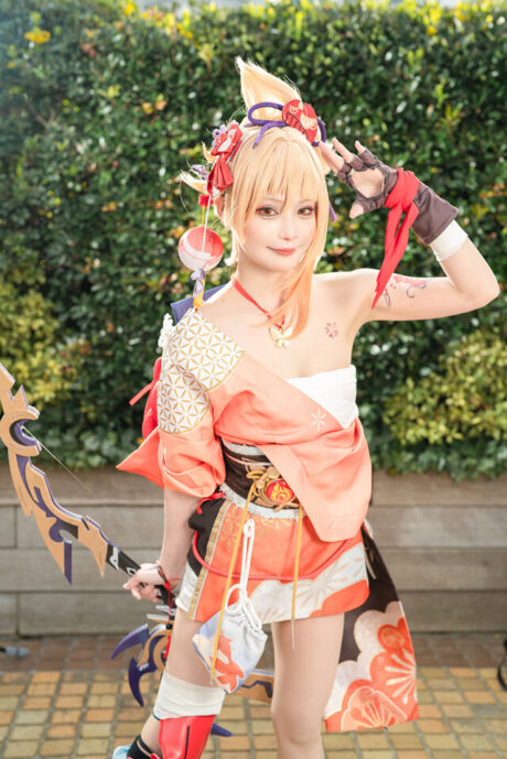 Sumeko池袋漫展COS《原神》宵宫:街头抓拍重现夏祭少女的元气笑容