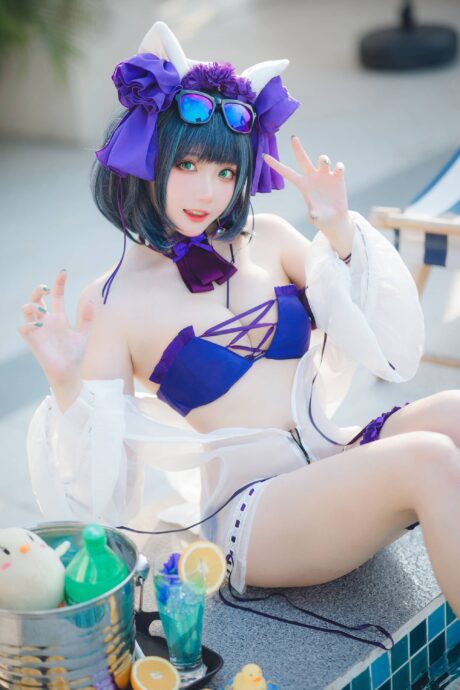 瓜希酱碧蓝航线泳装柴郡COS:夏日泳池边的俏皮猫耳舰娘图集