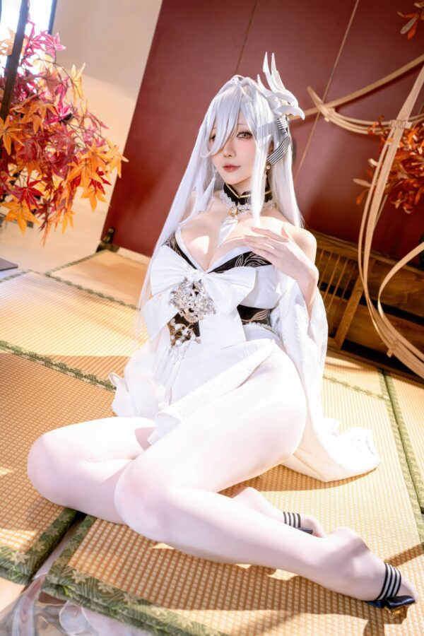 星之迟迟碧蓝航线cosplay白凤：秋日枫叶与白色和服的温婉韵味
