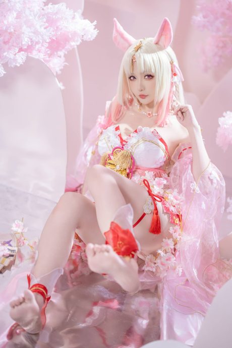 永劫无间胡桃cos星之迟迟：换上樱云天女华服，还原土御门大小姐灵动甜美