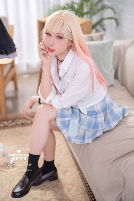COS雨波_HaneAme还原喜多川海梦,经典校服造型展现元气少女魅力