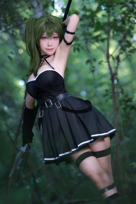 水淼aqua角色扮演尤贝尔,森林取景还原葬送的芙莉莲近战魔法使