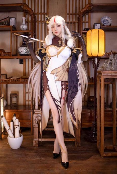 还原原神天权星气场，水淼aqua的cosplay写真作品展现凝光端庄仪态